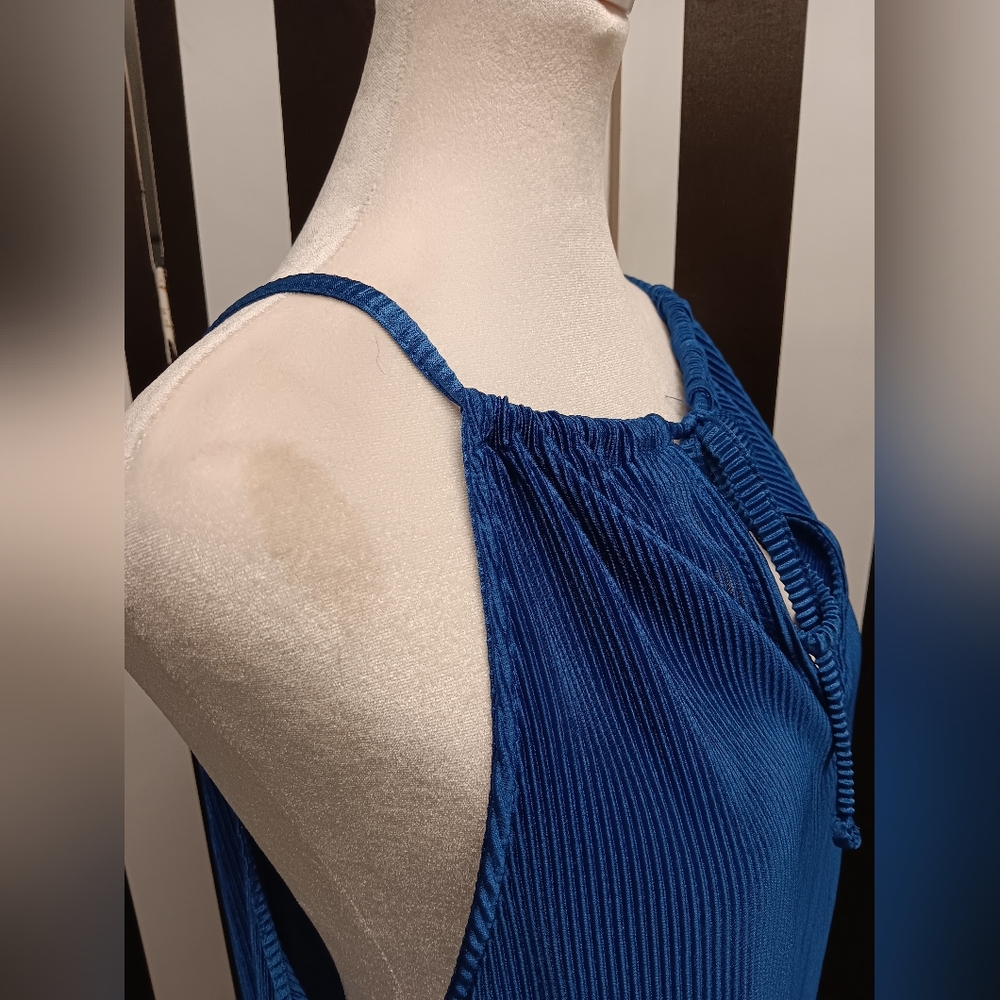 NWT blue ribbed halter top - Picture 3 of 9